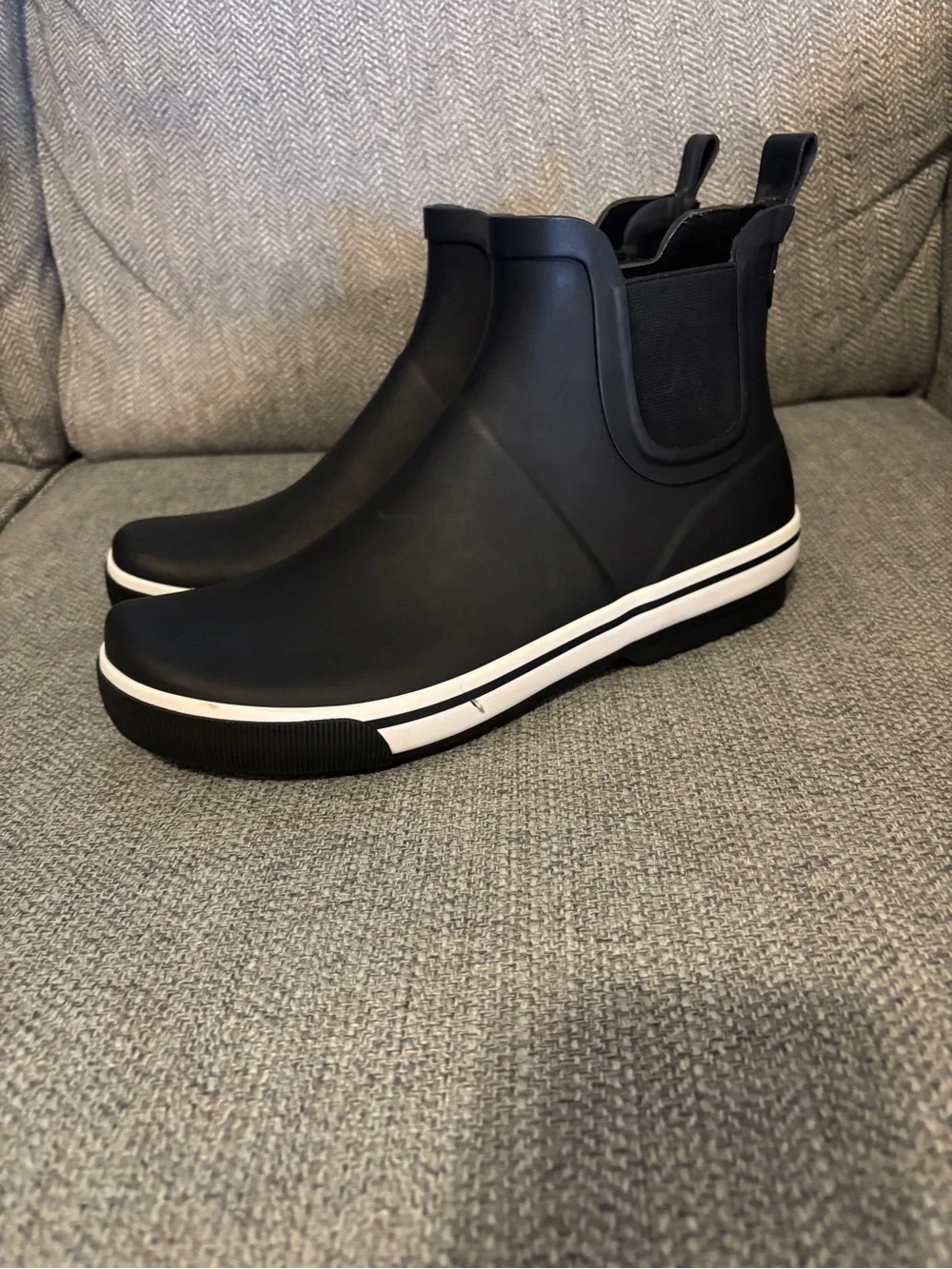 Rocket Dog Woman’s Rainbow Chelsea Rain Boots 9.5